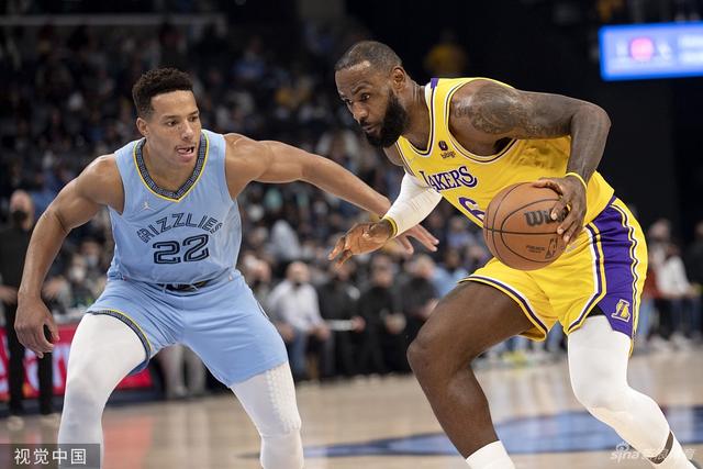 战争谣言冲击足坛:伊朗球星回国参军？C罗跑路